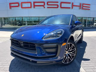 2026 Porsche Macan -'s photo