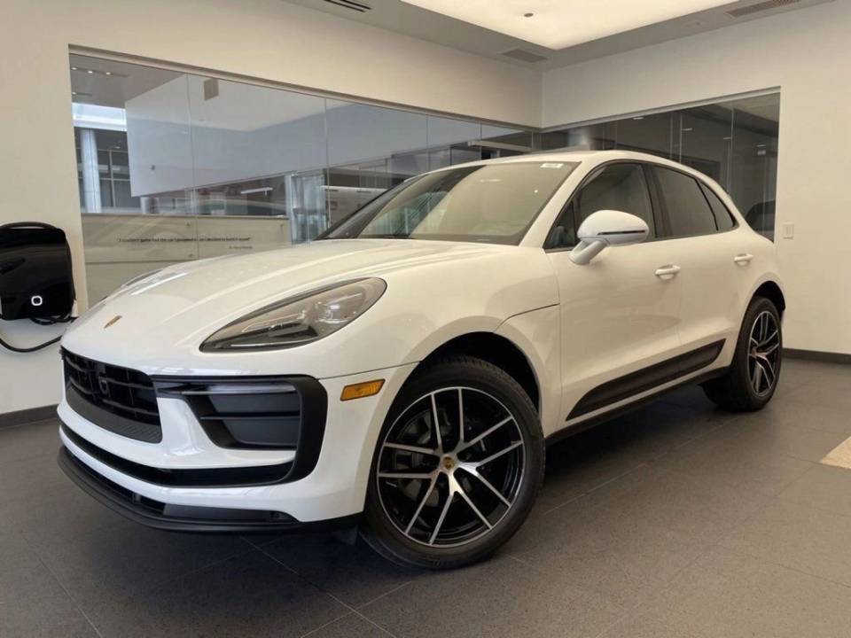 2025 Porsche Macan Base