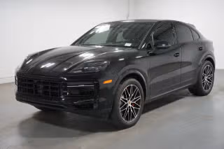 2024 Porsche Cayenne S's photo