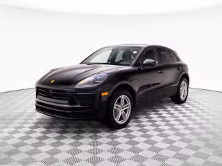 2025 Porsche Macan's photo