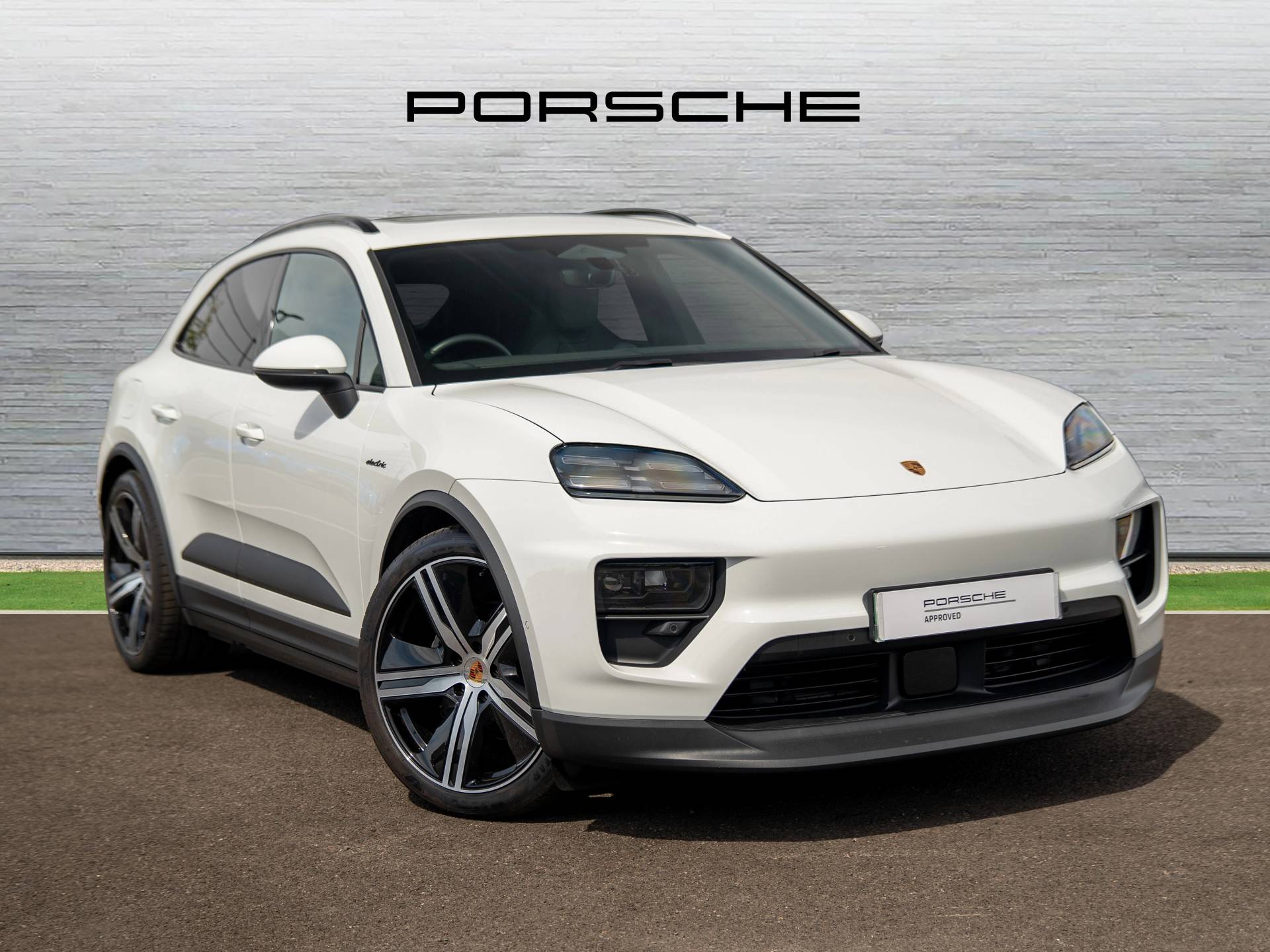 Macan 4, photo 1 of 46