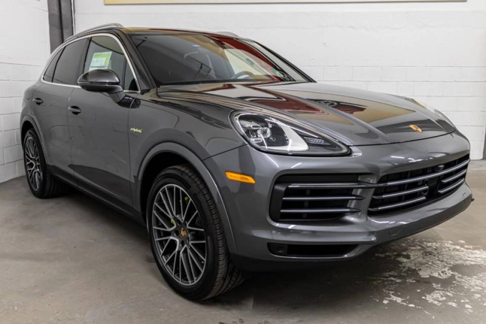 Buy new Porsche Cayenne EHybrid at Porsche Brooklyn