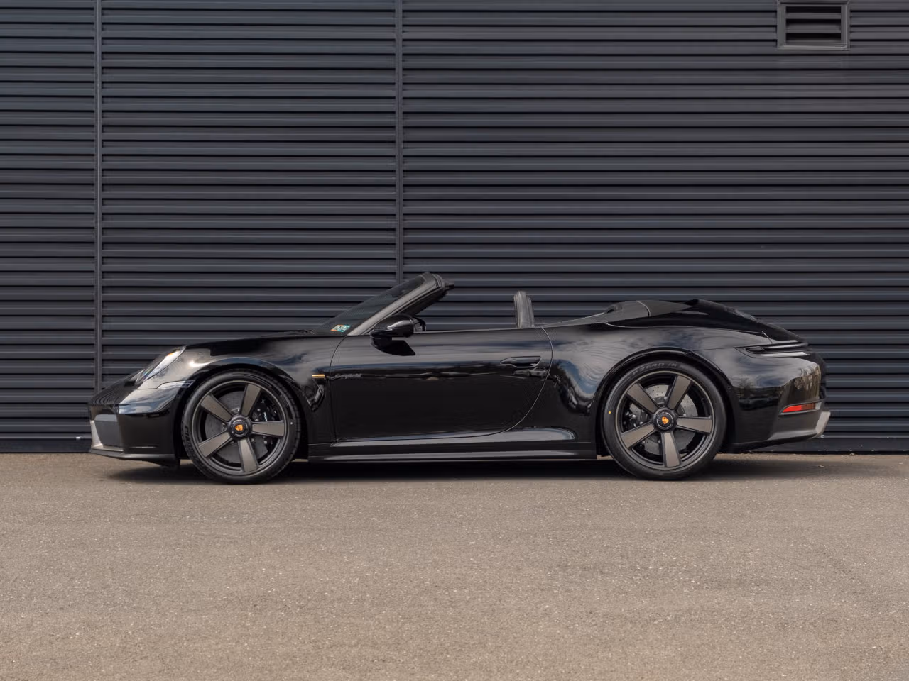 2026 Porsche 911 Spirit 70 - Photo 12