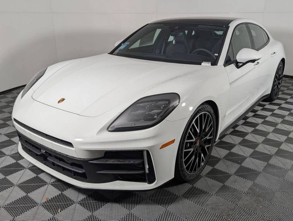 2025 Porsche Panamera Base