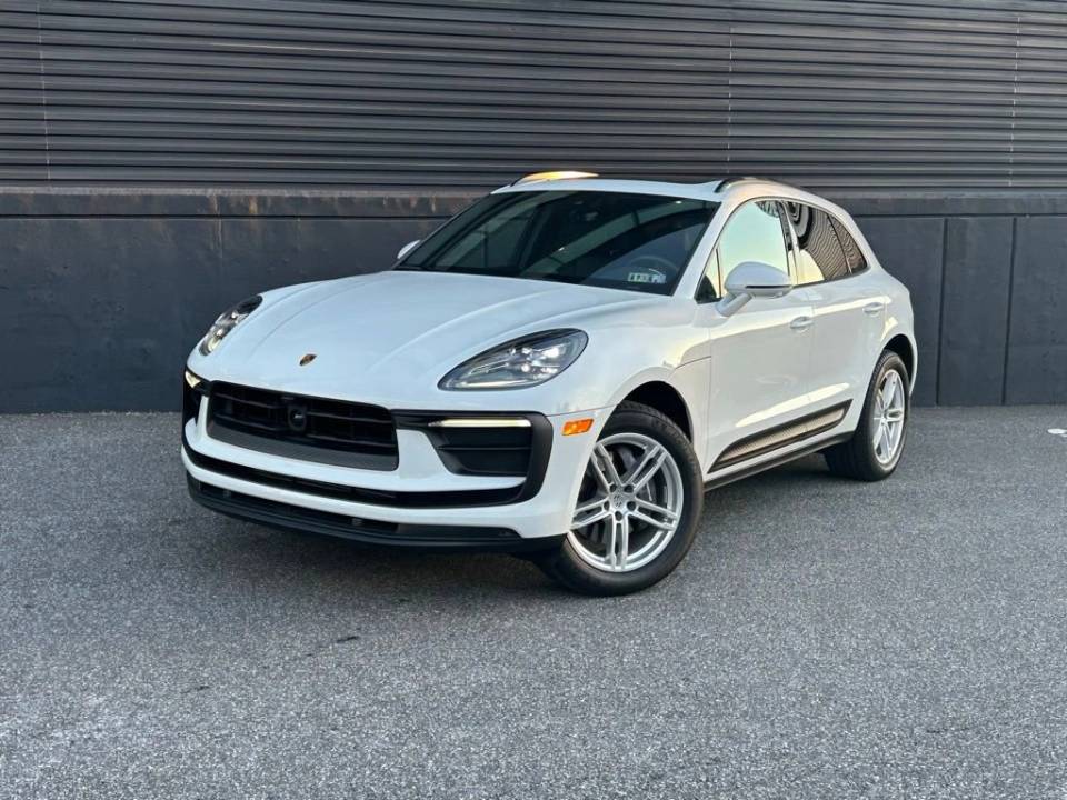 2025 Porsche Macan T