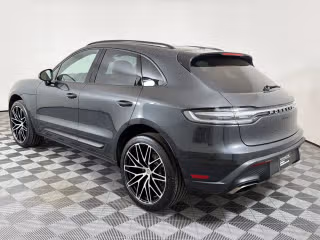 2026 Porsche Macan T - Photo 17