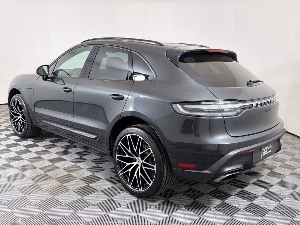 2026 Porsche Macan T - Photo 19