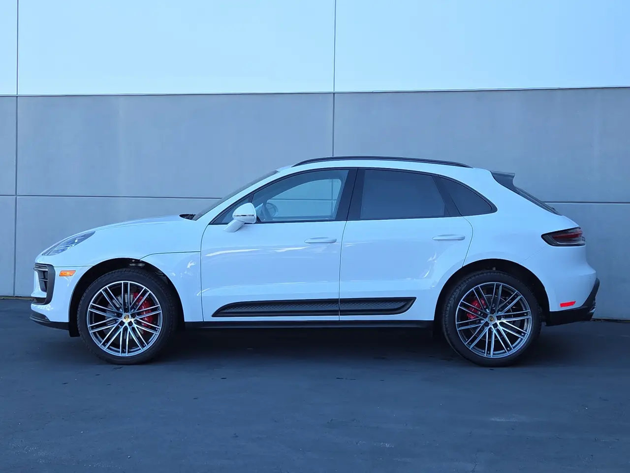 2025 Porsche Macan S - Photo 16