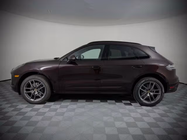 2025 Porsche Macan T - Photo 10