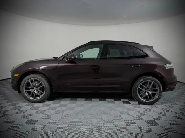 2025 Porsche Macan T - Photo 14