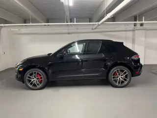2026 Porsche Macan S - Photo 13