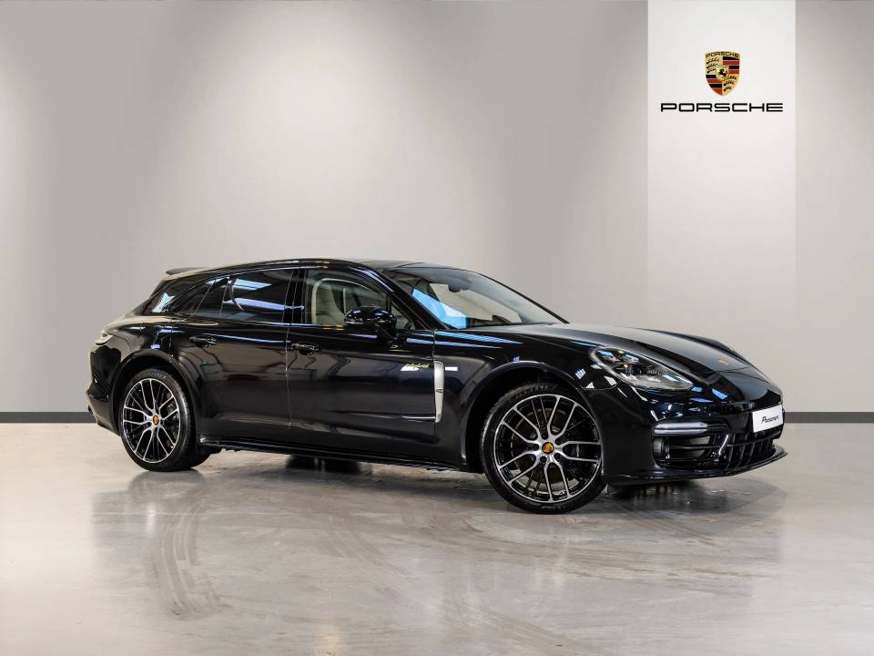 Porsche Panamera 4 E Hybrid Sport Turismonull