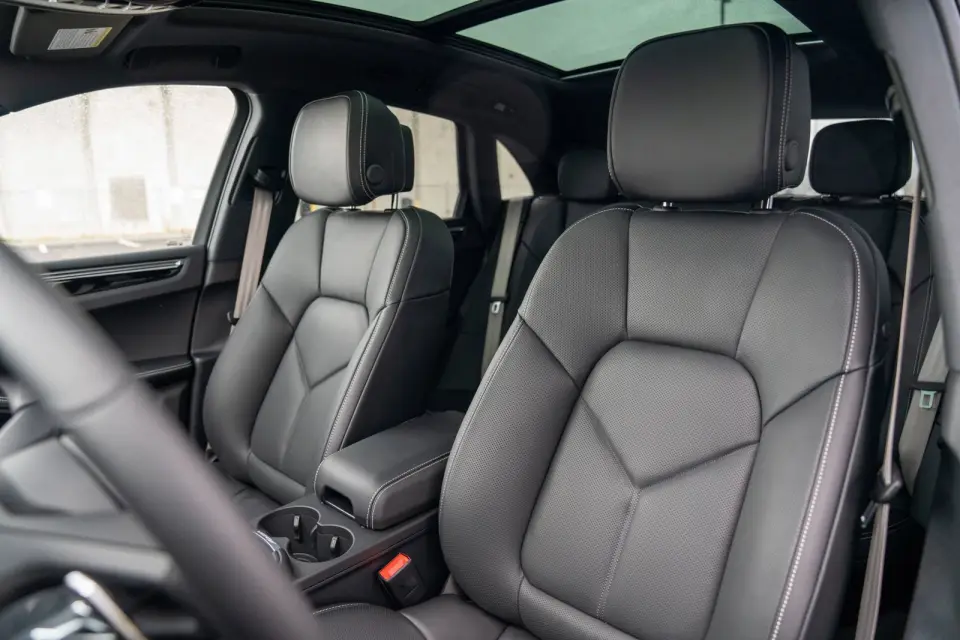2026 Porsche Macan T - Photo 39