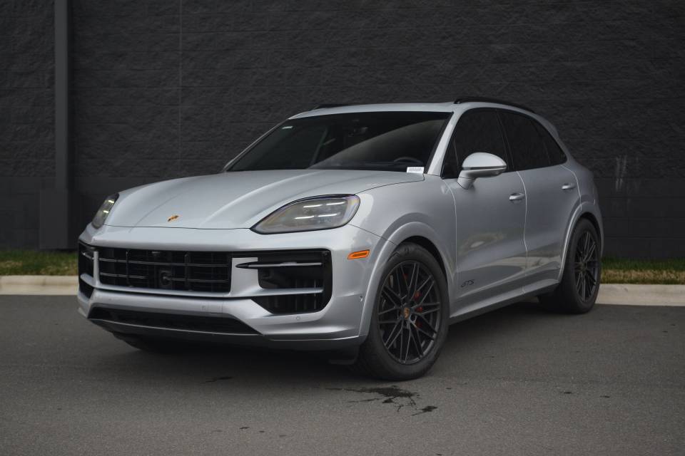 2025 Porsche Cayenne GTS