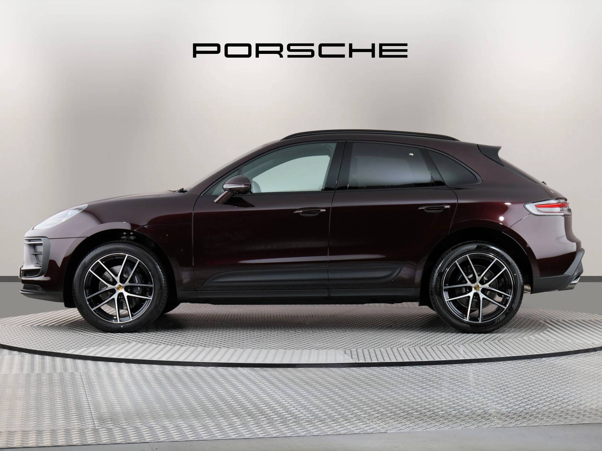 Macan, photo 2 of 46