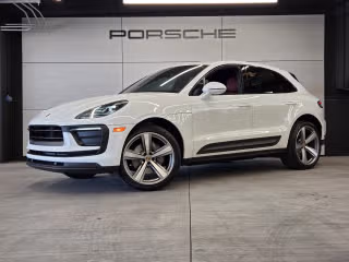 2022 Porsche Macan -'s photo
