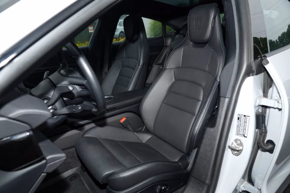 2025 Porsche Taycan S - Photo 35