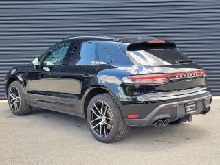2025 Porsche Macan Base - Photo 17