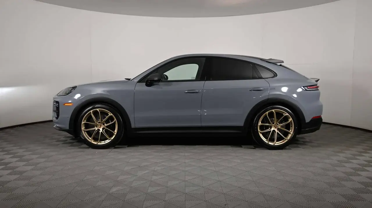 2025 Porsche Cayenne Coup Turbo GT - Photo 16
