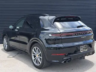 2025 Porsche Cayenne Base - Photo 21