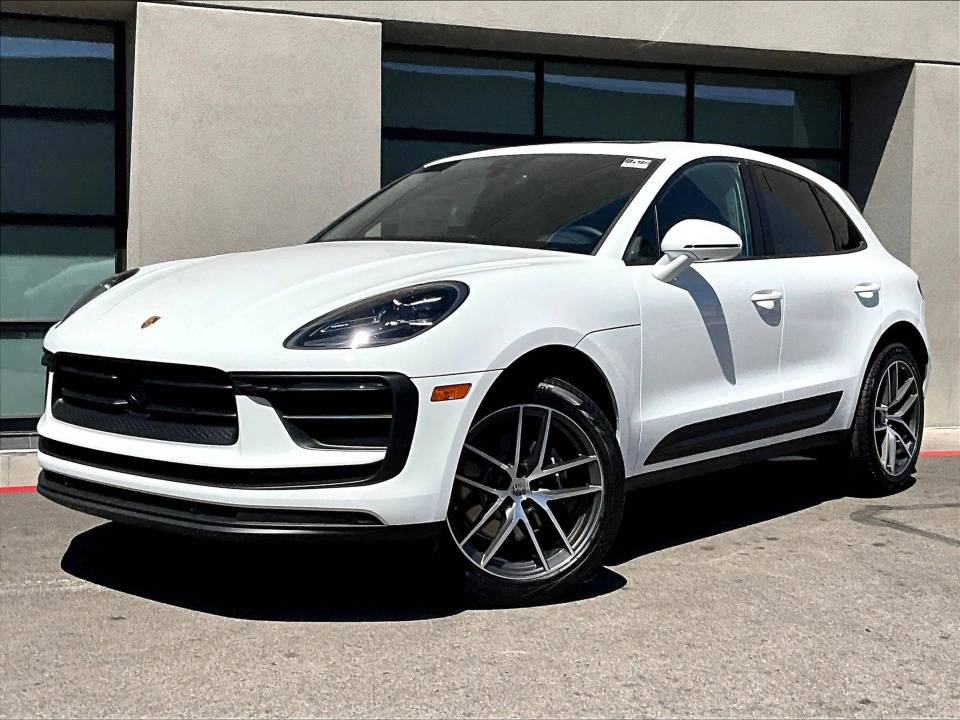 2025 Porsche Macan Base