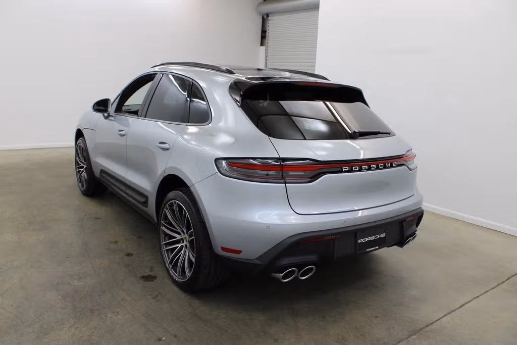 2026 Porsche Macan T - Photo 20