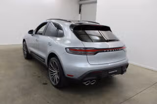 2026 Porsche Macan T - Photo 17