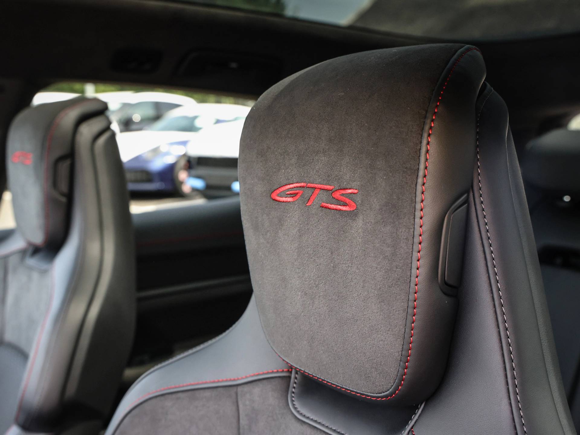 Taycan GTS Sport Turismo, photo 30 of 30