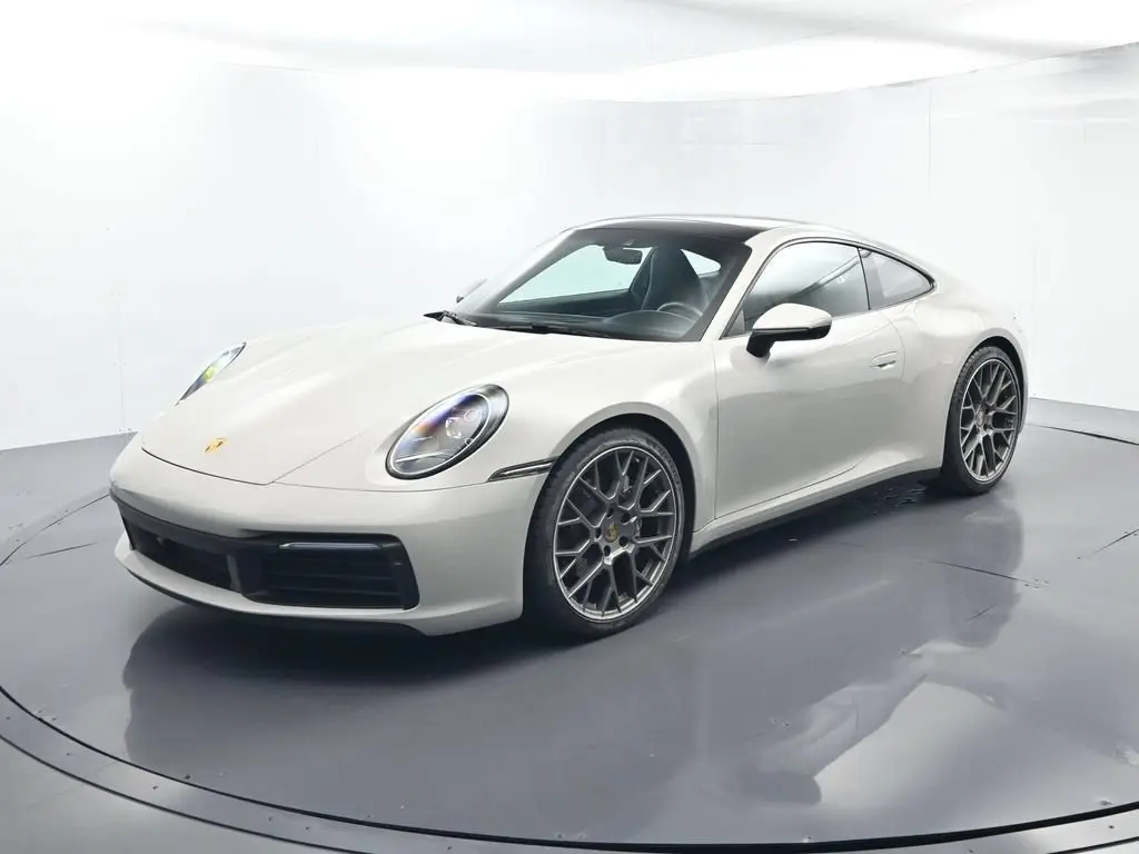 2022 Porsche 911 Carrera