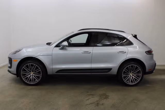 2026 Porsche Macan T - Photo 10