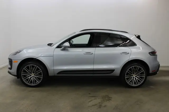 2026 Porsche Macan T - Photo 14
