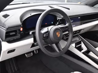 2025 Porsche Macan S - Photo 33