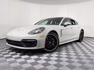 2021 Porsche Panamera 4S's photo