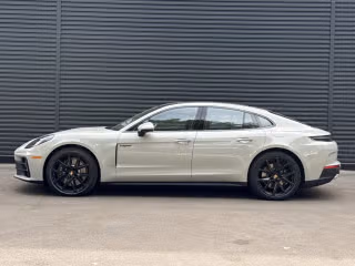 2025 Porsche Panamera 4 E-Hybrid - Photo 9