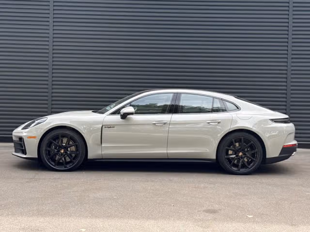 2025 Porsche Panamera 4 E-Hybrid - Photo 10