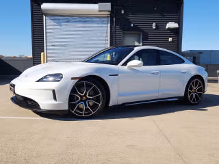 2025 Porsche Taycan -'s photo