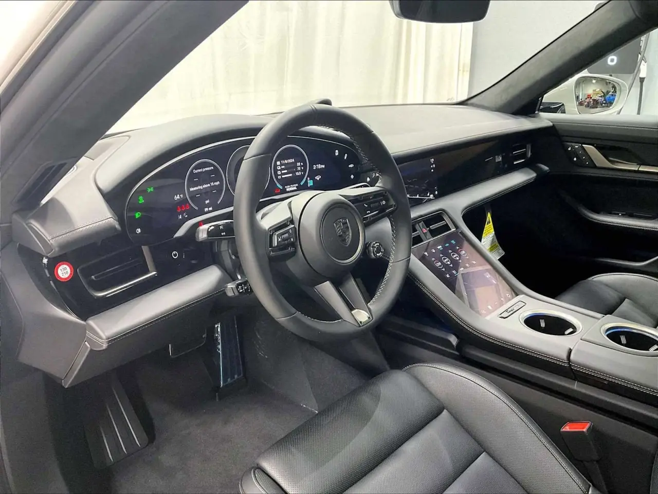 2025 Porsche Taycan Turbo - Photo 24