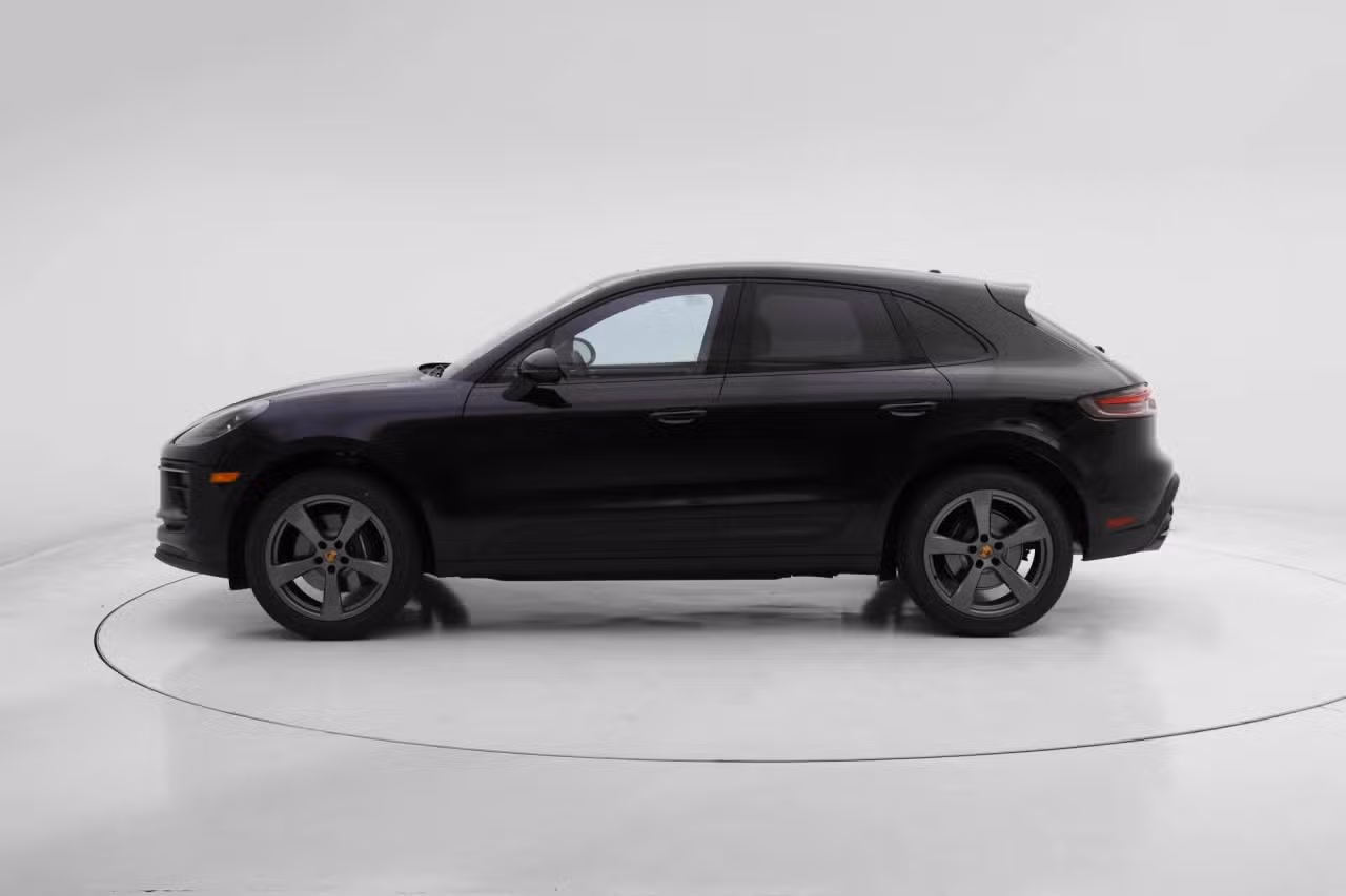 2026 Porsche Macan T - Photo 12