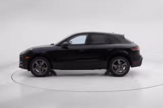 2026 Porsche Macan T - Photo 9