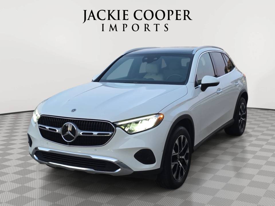 2026 Mercedes-Benz GLC Base