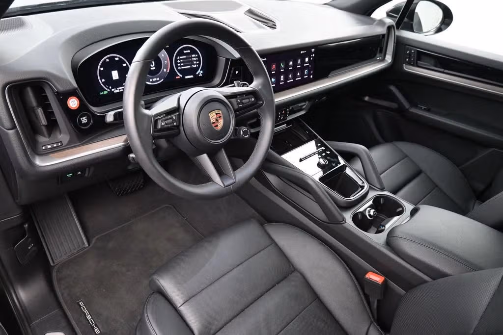 2025 Porsche Cayenne Base - Photo 28