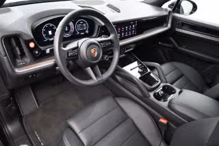 2025 Porsche Cayenne Base - Photo 25