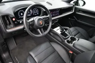 2025 Porsche Cayenne Base - Photo 29