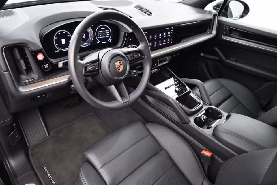 2025 Porsche Cayenne Base - Photo 27