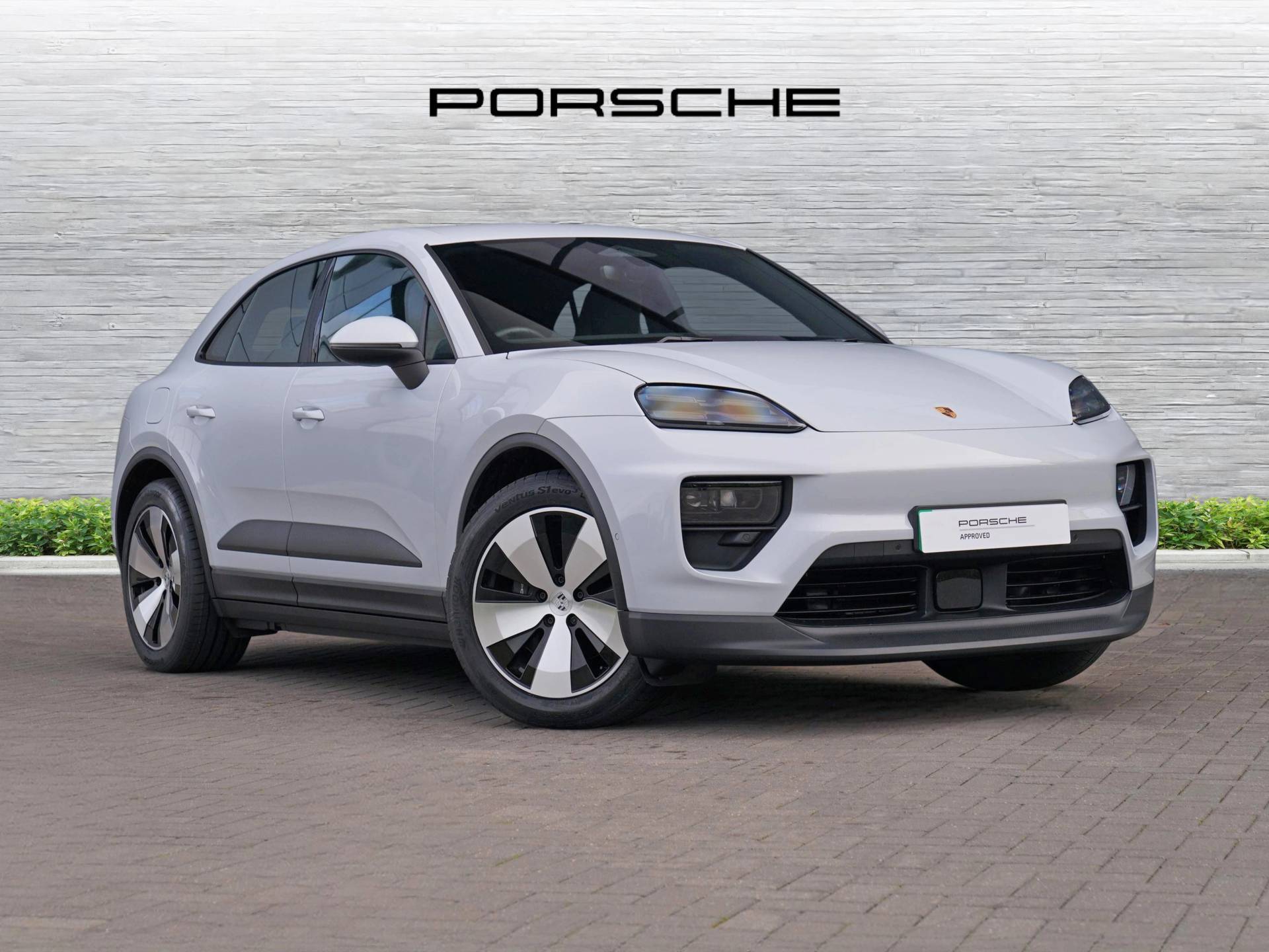 Macan 4, photo 1 of 57