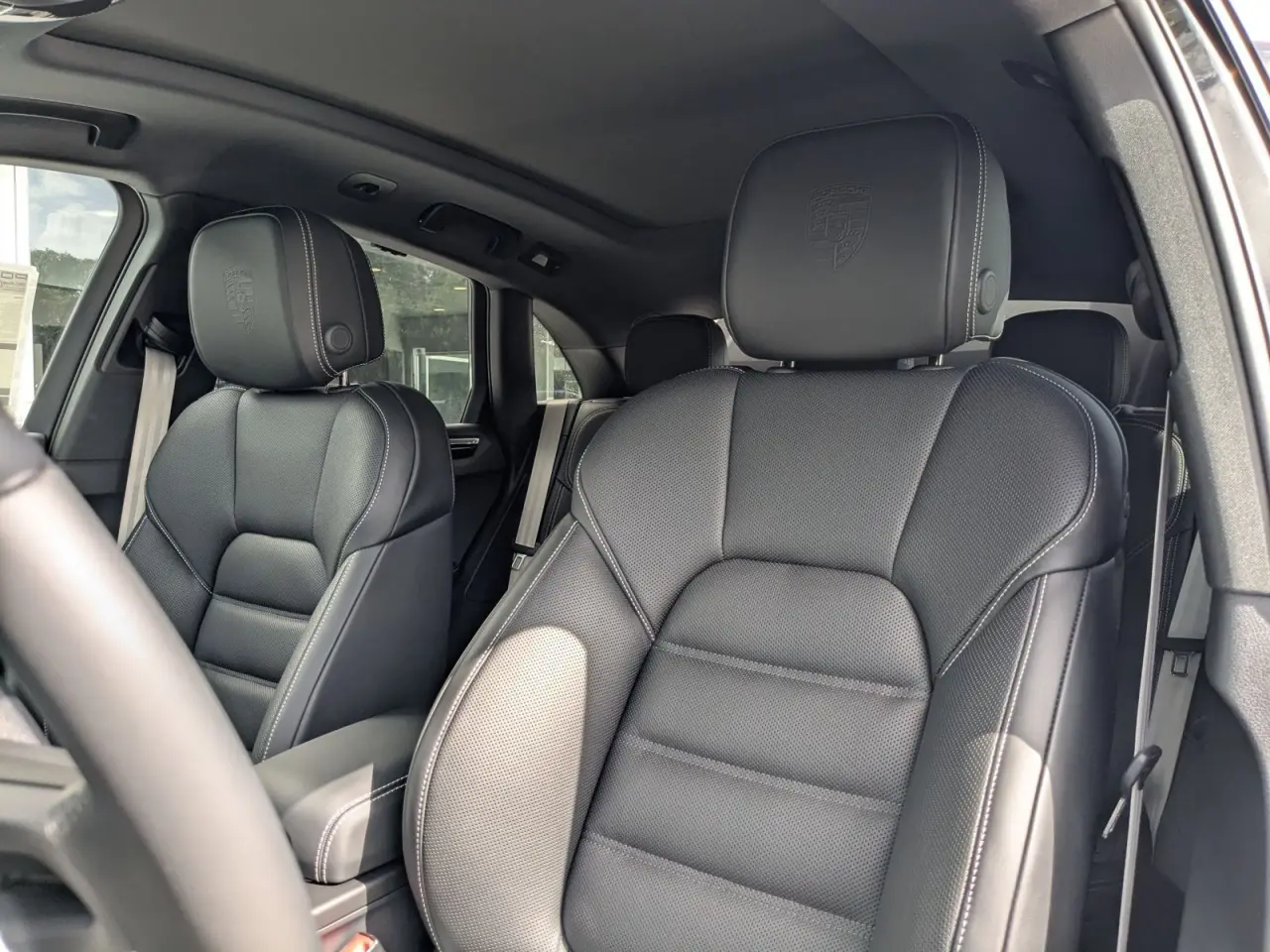 2025 Porsche Macan S - Photo 40