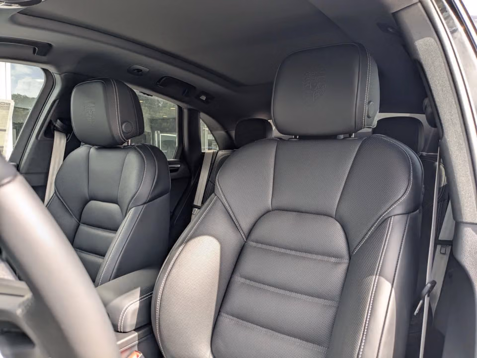 2025 Porsche Macan S - Photo 35