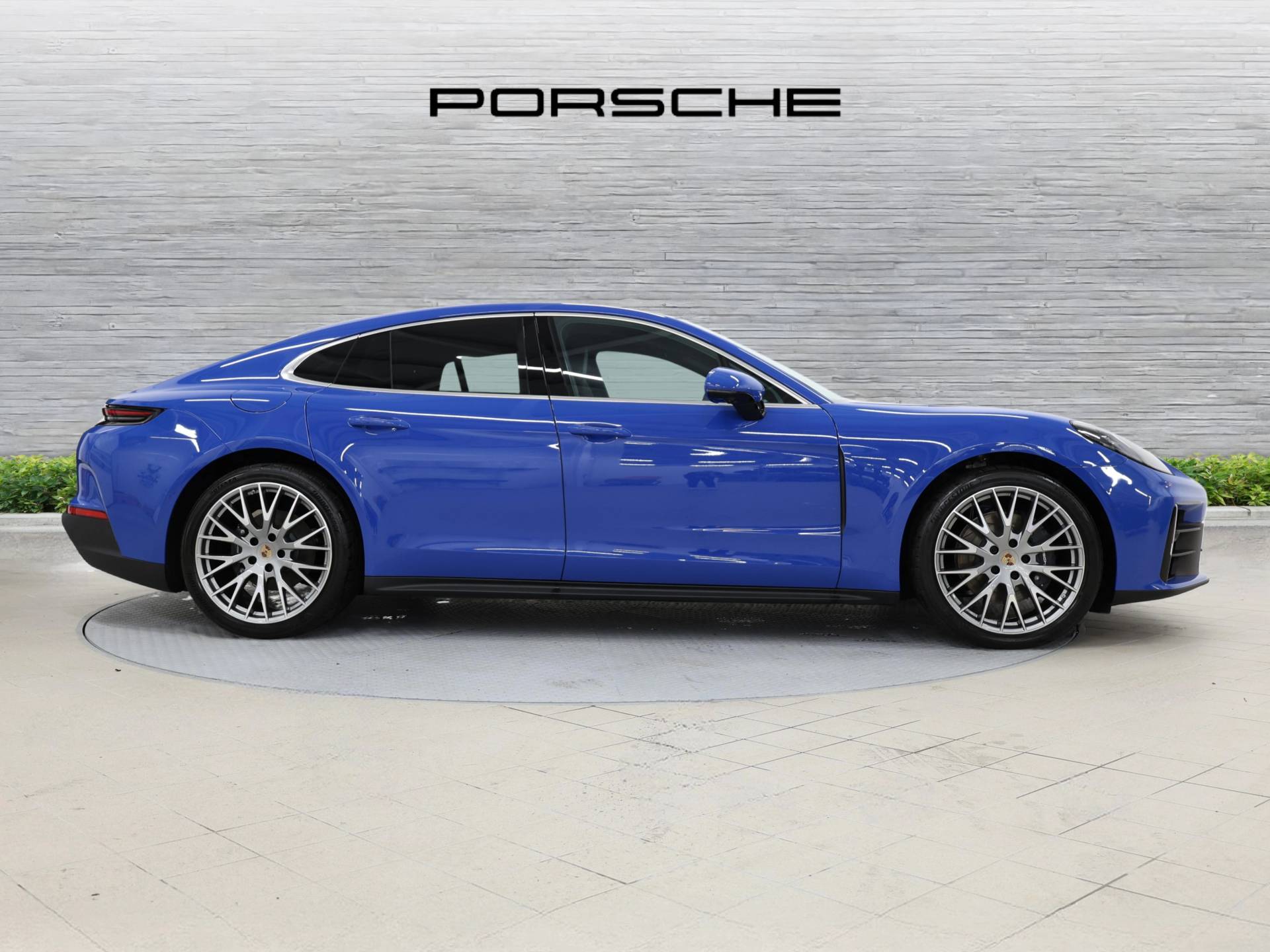 Panamera, photo 2 of 39