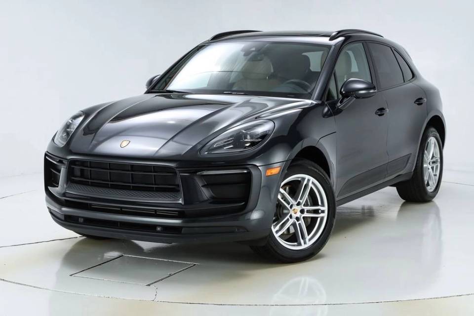 2022 Porsche Macan Base