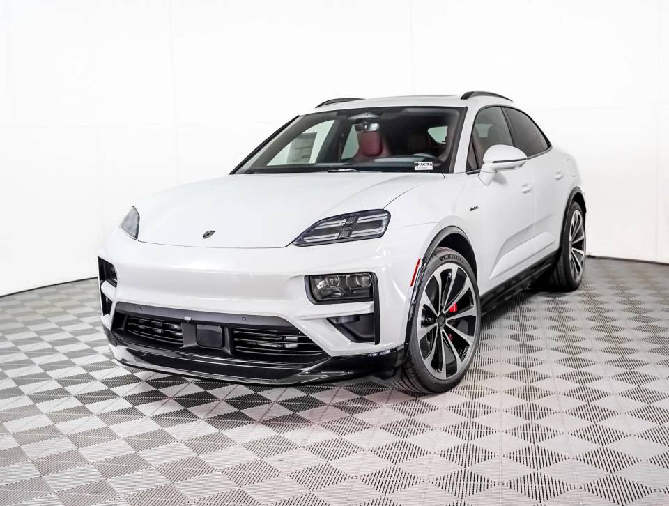 2025 Porsche Macan